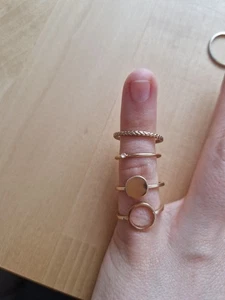 💍 4 Ringe – Modeschmuck, ca. 16,9 mm Durchmesser - Bild 1 von 3