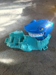 Hot Wheels Shark Playset - Picture 1 of 10