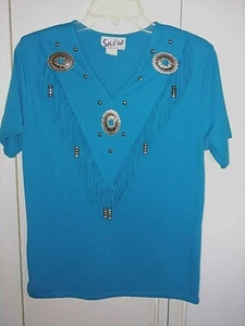 VTG. SAS'SA LADIES SS TURQUOISE KNIT PULLOVER TOP W/SILVER CONCHOS/FRINGE-S-CUTE - Picture 1 of 3