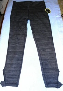 Xersion Essentials Performance Legging Mid Rise Fitted through mid calf "Medium" - Picture 1 of 6