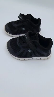 ZAPATILLAS CAMPEONAS ~ Niño Pequeño Talla 3W Negro/BLANCO Gusto Niños Zapatos para Correr Foto 1 de 4