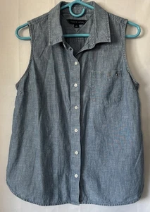 Women's Tommy Hilfiger Chambray Denim Button Front Sleeveless Shirt Med Top - Picture 1 of 7