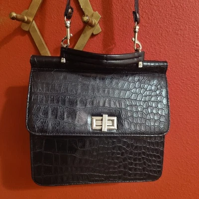 Bolso Bandolera Bueno Imitación Estampado de Caimán Negro Plateado Herrajes Foto 1 de 4