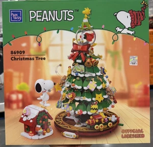 Snoopy Christmas Tree Building Blocks Set Collectible Model Kit Holiday Display - Picture 1 of 7