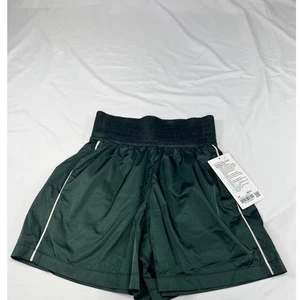 Lululemon Stretch Satin Nylon SHR High Rise 5" Shorts XS Green - Picture 1 of 10