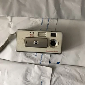 Hp PhotoSmart 433 3.1MP digital camera - White retro /Gray vintage Case - Picture 1 of 4