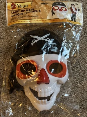Máscara iluminada pirata 2,5 x 9 x 7,125 pulgadas Foto 1 de 4