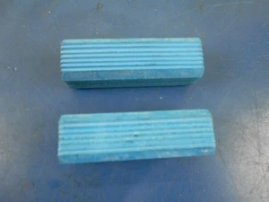 PEDAL DE ARRANQUE BLOQUES DE GOMA AZUL HARLEY DAVIDSON 1945-54 B.T. PN 33183-45B - Imagen 1 de 3