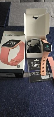 Fitbit Versa Smartwatch Activity Tracker Fitness FB505 Heart Rate - Image 1 of 4