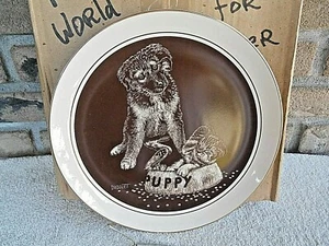 DE COLECCIÓN 1982 ROYAL CORNWALL PUPPY'S WORLD 9.25" PLATO LIMITADO INVITADO PARA CENAR - Imagen 1 de 7