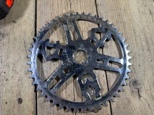 Antiguo plato de bicicleta vintage CCM 46T juego de bielas de una pieza Canadá Nuevo de Lote Antiguo - Imagen 1 de 14