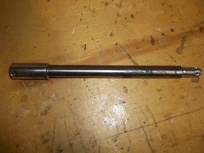 YAMAHA SR500 XS650 TX6550 XS1100 NOS OEM FRONT WHEEL AXLE  341-25181-01-00 - Image 1 of 4