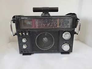 Radio Shack SW-100 Multi-Band Receiver -- AM/FM/CB/SW1/SW2/TV1/TV2/AIR/WX/VHF - Bild 1 von 16