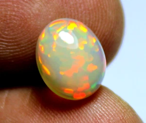 Top Qualität natürlicher äthiopischer Welo Feueropal Cabochon ovale Form 2,15 Karat - Bild 1 von 11