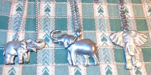 3 schöne GUC ELEFANTEN STATEMENT HALSKETTEN silberfarbene Ketten - Bild 1 von 5