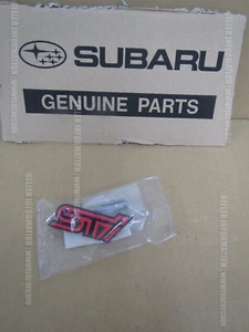SUBARU FORESTER STI EJ255 SG9 ORNAMENTO ANTERIORE STI 93013SA000 griglia emblema rosa - Foto 1 di 24
