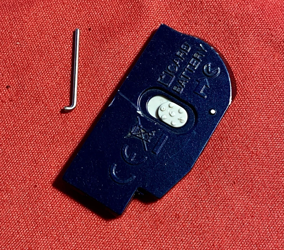 Porta/tampa de bateria para câmera digital Nikon Coolpix L18 - Azul - Imagem 1 de 2