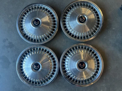 Tapacubos y tapa central Pontiac Firebird Trans-Am años 80 - Foto 1 de 4