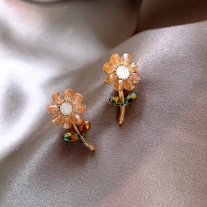 Crystal Flower Stud Earrings for Women,Elegant Chic Flower Earrings,Jewelry Gift - Picture 1 of 5