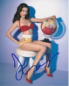 Freida Pinto Signed Autographed 8x10 Photograph - Picture 1 of 1