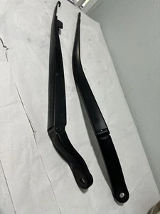 2005 2010 HONDA ODYSSEY Front Right & Left Windshield Wiper Arms No Blades - Picture 1 of 9