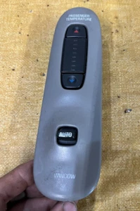 2000-05 BUICK LESABRE PASSENGER RH FRONT DOOR WINDOW CLIMATE SWITCH 25654440 B3 - Picture 1 of 7