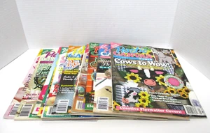 Vintage Plastic Canvas World Magazine Lot Patterns Projects X 15 - Bild 1 von 9