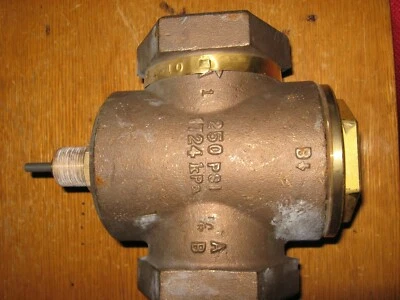 Vástago de acción inversa bidireccional de vapor Coleman Johnson Barber de 1-1/2" sin usar hasta cerrar Foto 1 de 4