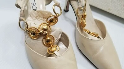 VERSANI Women's Cream colored shoes Sz 8-B - Image 1 of 4