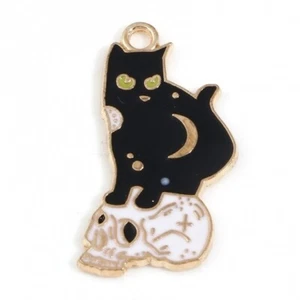 10 schwarze Katze auf weißem Totenkopf Gothic Steampunk Anhänger mit Emaille Detail - Bild 1 von 1