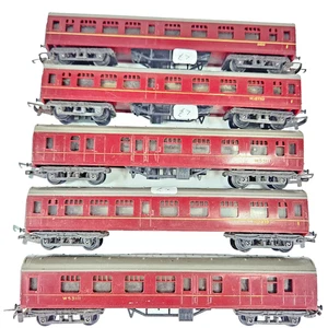 Rack Of 5Tri-ang Gauge TT BR Maroon Coaches With numbers 54010 & W53111 Unboxed. - Picture 1 of 20