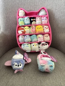 Squishville Play & Display + 20 Peluches Squishmellow + Avión y Coche - Imagen 1 de 3