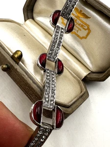 ART DECO ORIGINAL RHODIUM PLATED RED POURED GLASS HALF MOON LUNE STONES BRACELET - Picture 1 of 13