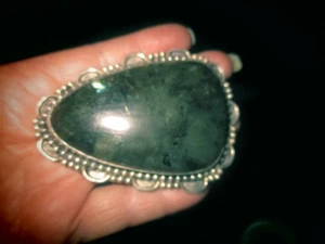 VINTAGE MENS BELT BUCKLE STERLING SILVER W/GREEN OPAL? 112 GRM. SIGN FAWN ROGERS - Picture 1 of 8