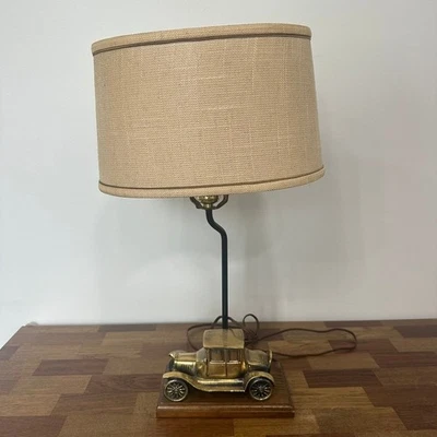 Lámpara de mesa Ford modelo T años 50 vintage estatuilla de latón coche retro de la vieja escuela Foto 1 de 4