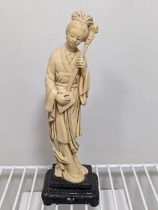 Eine Santini-Skulptur asiatische Geisha mit Instrument Italien signiert 9"" orientalisch - Bild 1 von 8