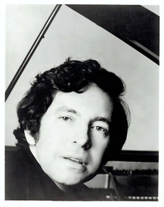 1978 Vintage Photo Pianist James Melton poses for studio publicity portrait - Picture 1 of 2