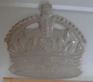 Recorte de cartón en relieve British Crown 11"" x 11"" nuevo de lote antiguo - Imagen 1 de 2