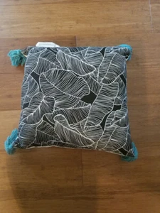 Almohada de lanzamiento amarillo azulado hojas de palma 14"" X 14"" NUEVA - Imagen 1 de 3