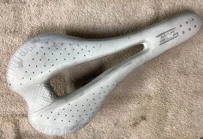 Selle Italia Max SLR Gel Flow Ti 316 L3 White Saddle - used - Image 1 of 4