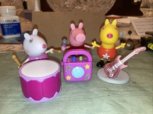 Peppa Pig Jazwares Musical Trio Playset, Drum, Guitar, Karaoke, 3 Figures, VGC - Picture 1 of 6