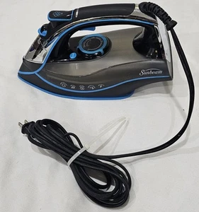 Sunbeam AERO Ceramic Soleplate Iron with Dimpling and Channeling Technology - Picture 1 of 6