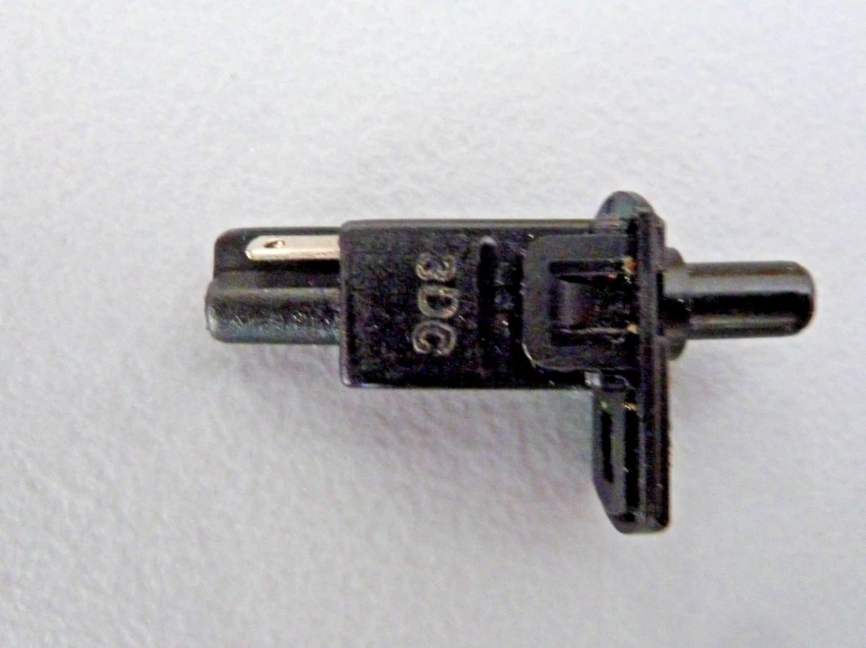 INTERRUPTOR LUZ INTERIOR VOLKSWAGEN 1985 A 1992 175947561 GENUINO NUEVO Foto 1 de 1