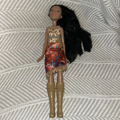 Disney's Pocahontas Princess, Hasbro 2015, Muñeca Pocahontas D4 Foto 1 de 4
