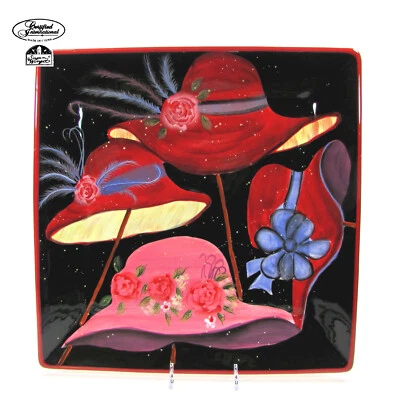 认证国际红帽社会 13 英寸方形餐盘 Susan Winget — 第 1/4 张图片