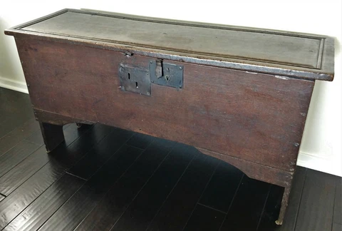 MID-17thC CHARLES I OAK BOARDED COFFER / TRUNK, c. 1650, 49" L x 15" W x 25" H Cover