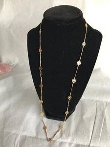 EINE GOLDFARBENE AVON-HALSKETTE, CA. 27 ZOLL LANG, KLEINE BLUME  - Bild 1 von 3