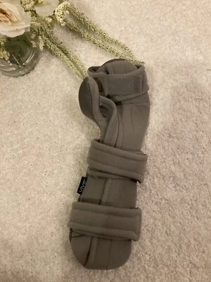 Inmovilizador de manos y muñecas Vive Health mediano para mano izquierda. LEER DESCRIPCIÓN A Talla Foto 1 de 4