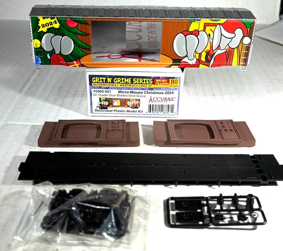 MICRO-TRAINS HO MICRO-MOUSE CHRISTMAS CAR 2024 5900-001 - Image 1 of 3