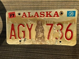 1976 / 1977 ALASKA  License Plate *  Iconic Graphic Standing BROWN BEAR * KODIAK - Picture 1 of 2